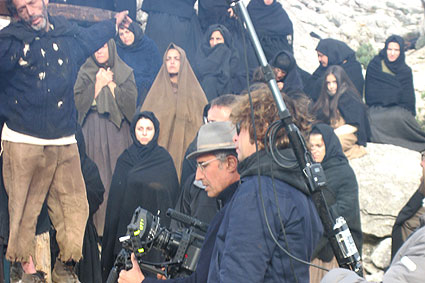 Giovanni Columbu sul set