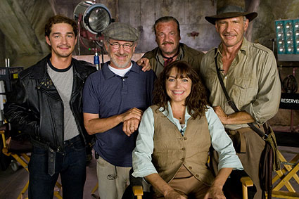 Spielberg e parte del cast di Indiana Jones e il Teschio di Cristallo