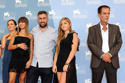 Mereu e il cast di ''Bellas Mariposas'' Mereu e il cast di ''Bellas Mariposas''