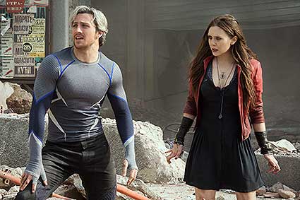 ''Avengers: Age of Ultron''. Aaron Taylor-Johnson e Elizabeth Olsen